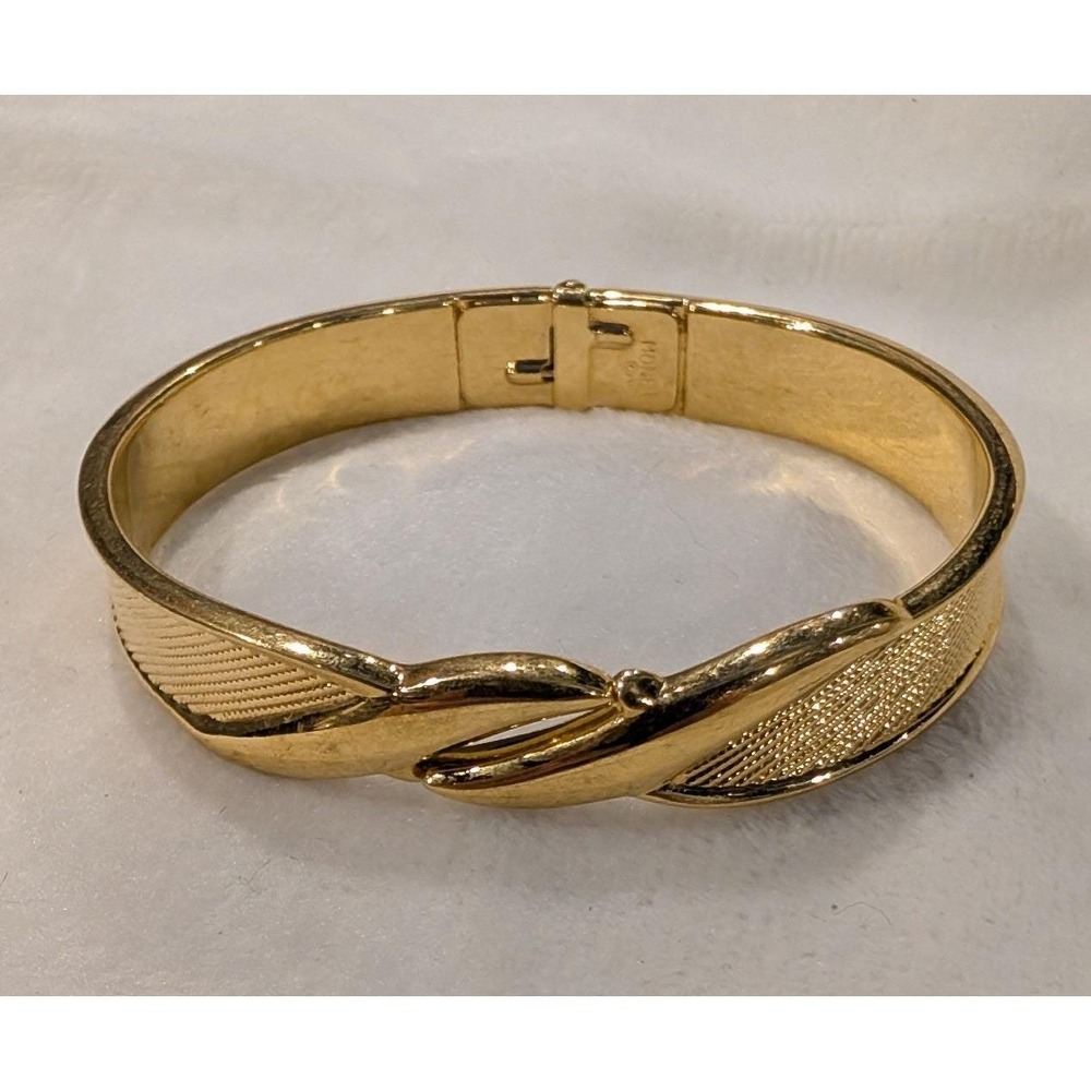 Vintage Monet Gold Tone Bypass Bangle Bracelet Textured Ribbed Hinged Clasp